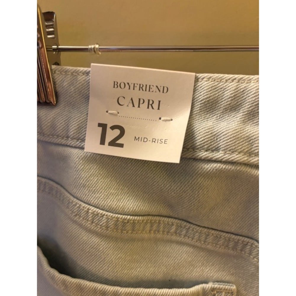 Lane Bryant Boyfriend Capri Jeans Light Wash Rhinestone Mid-Rise Size 12 New - Picture 3 of 10